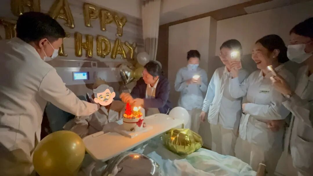 特别关注 | 跨越世纪的祝福！黄山华泽医院老年医学科为 99 岁陈爷爷庆生