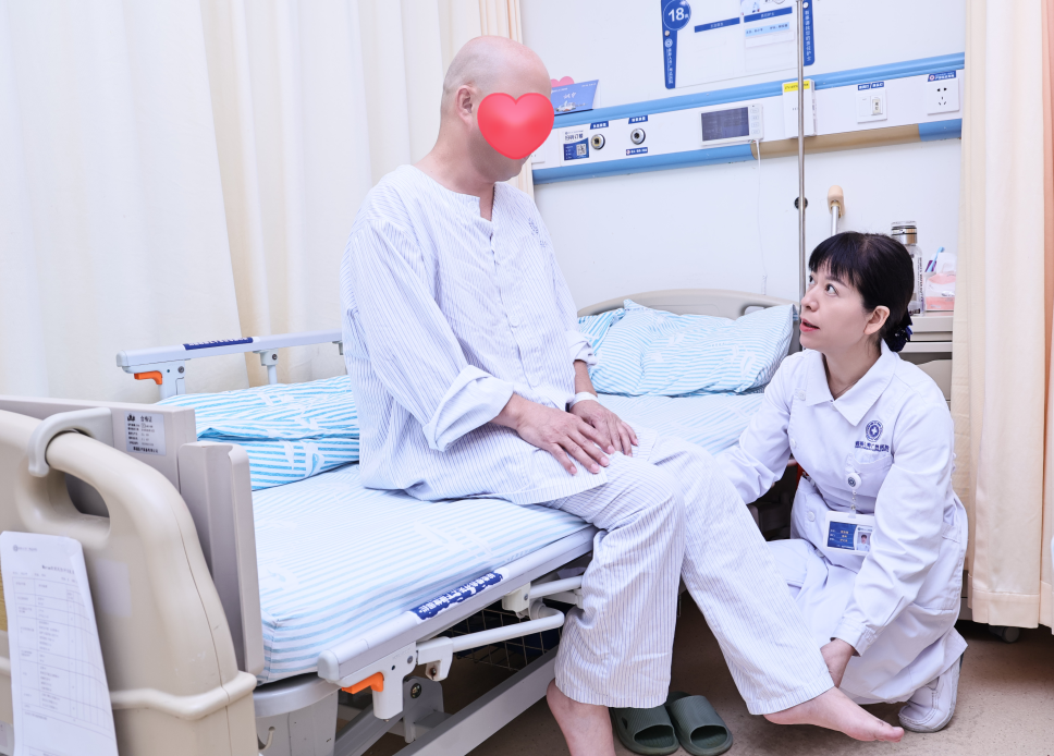 喜报！前海人寿广州总医院骨科护士长鲜安福荣获 2025 年广东省「岭南好护士」称号