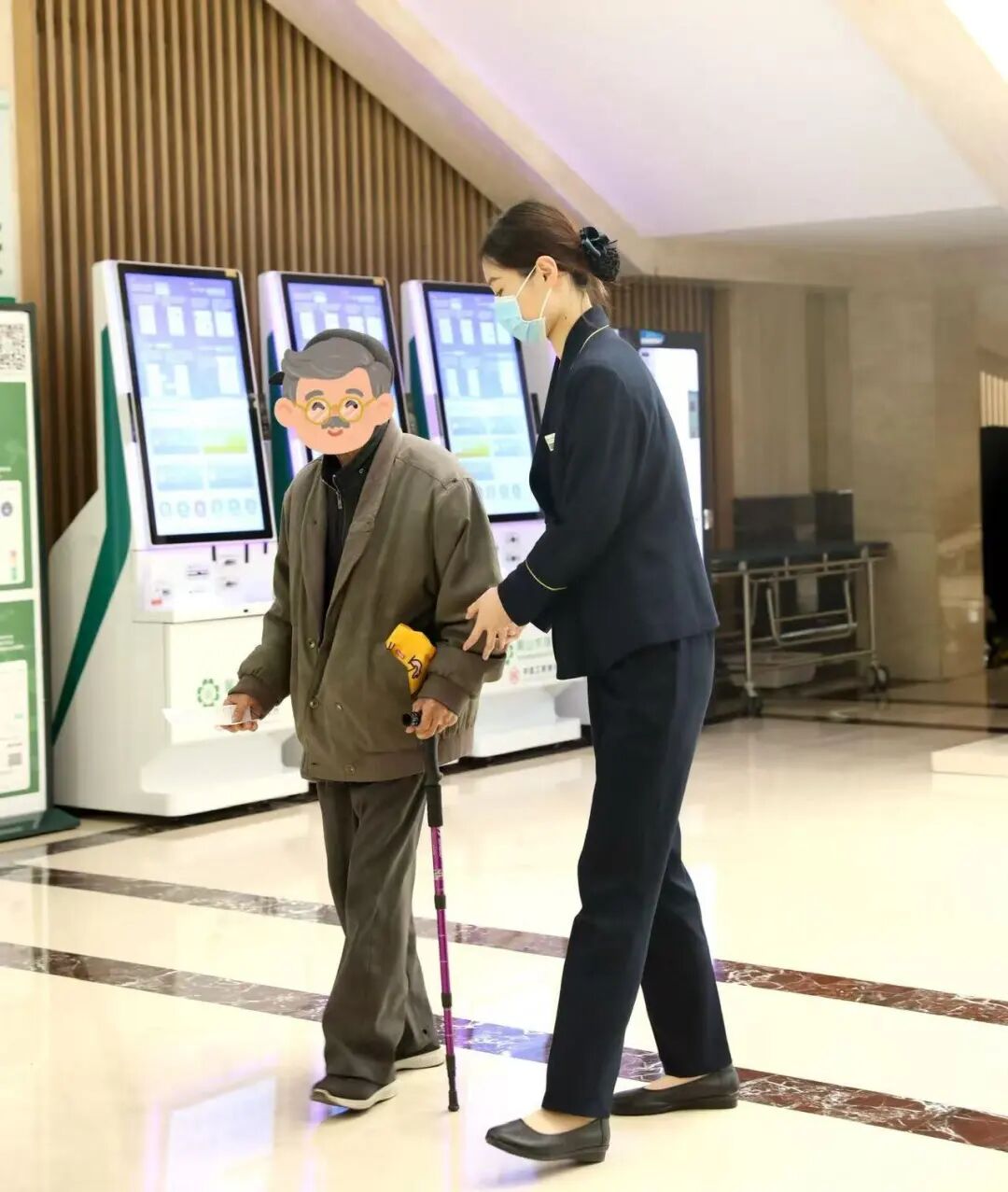 特别关注 | 跨越世纪的祝福！黄山华泽医院老年医学科为 99 岁陈爷爷庆生