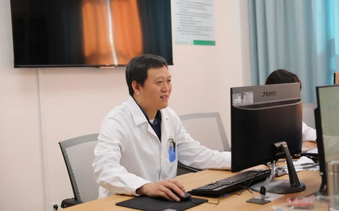 特别关注 | 跨越世纪的祝福！黄山华泽医院老年医学科为 99 岁陈爷爷庆生