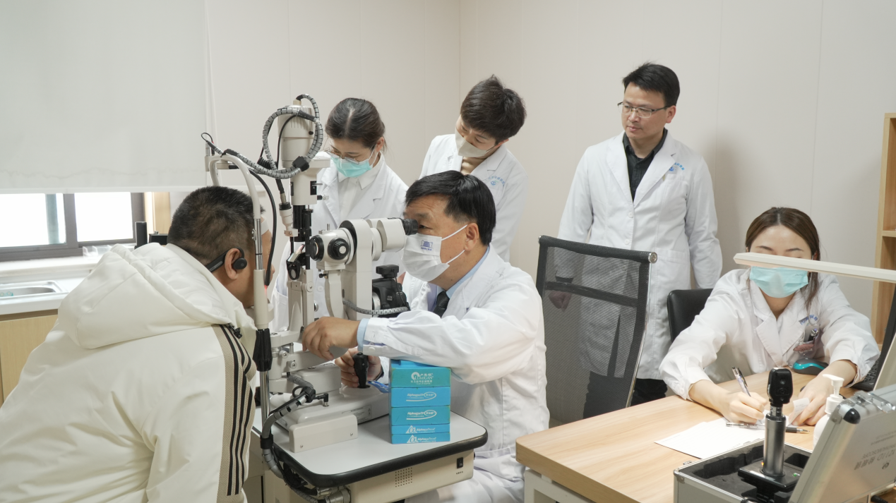 华厦眼科专家观郭海科教授分享所感：从技术普及到「优视时代」