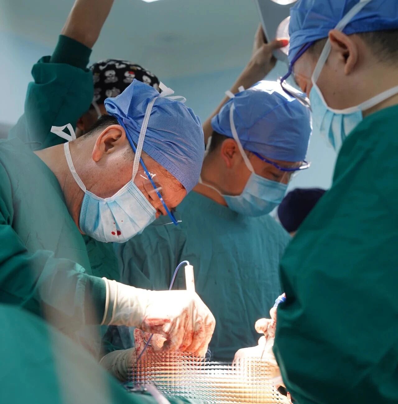 92 岁骨折 5 天出院!这条「硬核绿通」究竟有多顶?