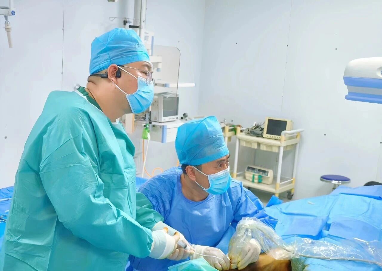 技术在线丨微创除「蚯蚓」精准更轻松——本溪市中心医院超声医学科联合血管和肿瘤介入科行下肢静脉曲张射频消融术突破 200 例