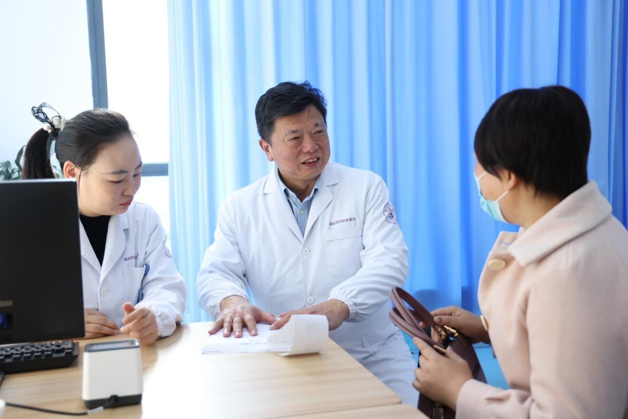 南大二附院百场义诊第 42 站暨乳腺外科博士工作站签约揭牌活动圆满举行