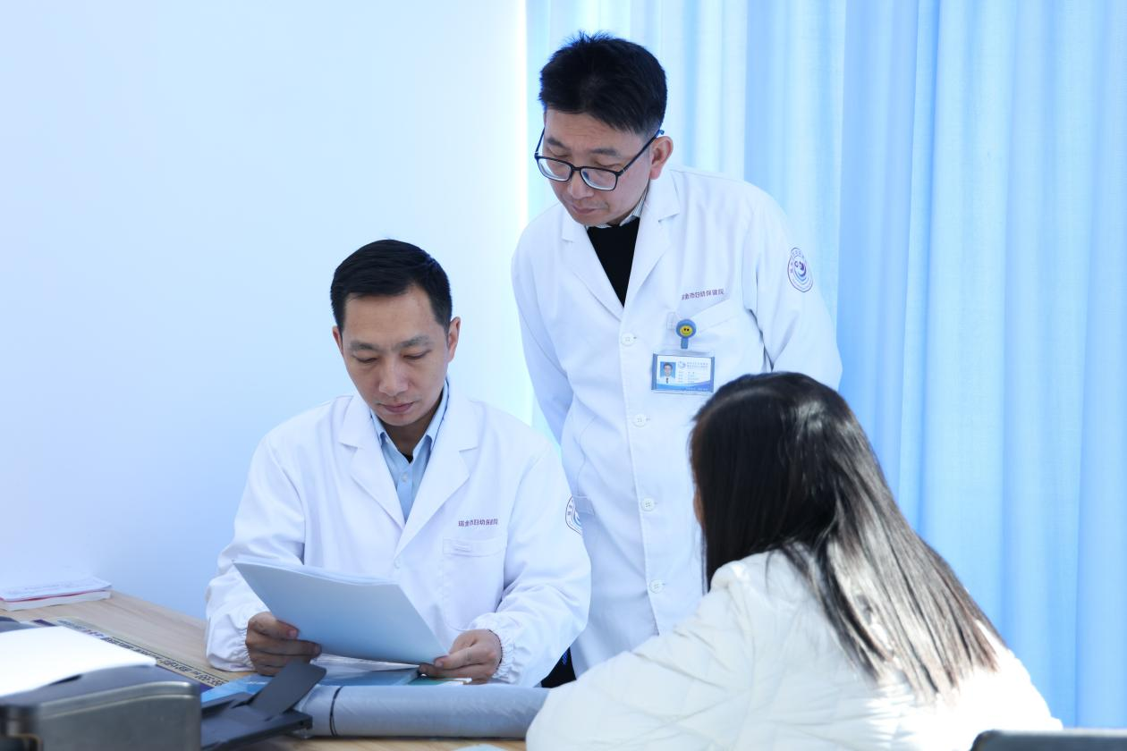 南大二附院百场义诊第 42 站暨乳腺外科博士工作站签约揭牌活动圆满举行