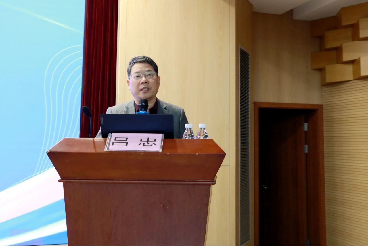 实力「圈粉」！人民医院的青年医生原来个个……