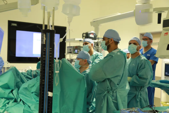中国技术闪耀卡塔尔！浙大四院郑一春团队受邀赴中东顶尖医院开展跨国手术演示和学术交流