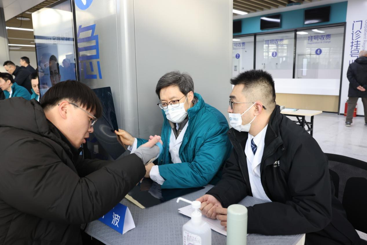 北京积水潭医院郑州医院启动大型义诊,国家区域医疗中心让北京专家服务中原