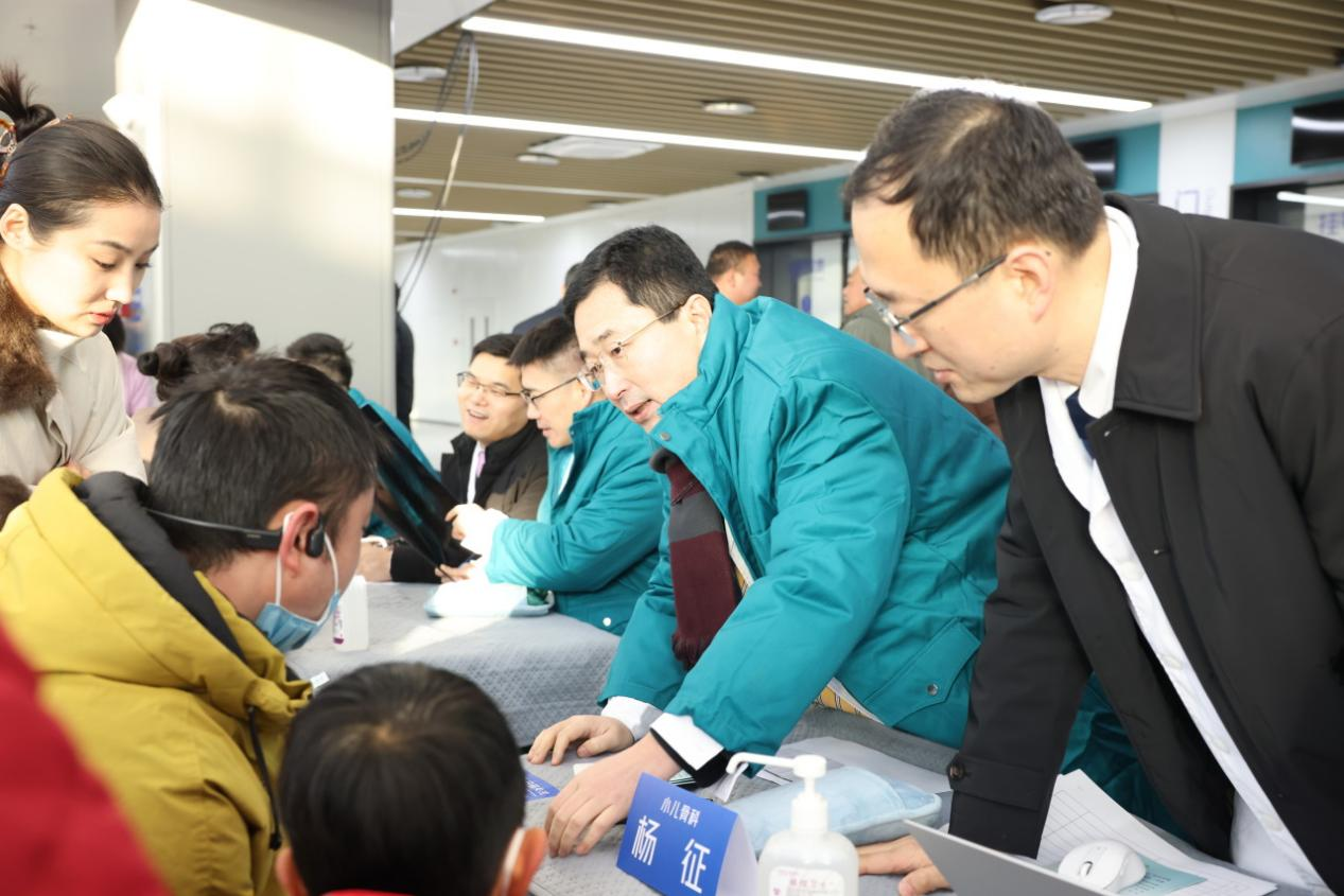 北京积水潭医院郑州医院启动大型义诊,国家区域医疗中心让北京专家服务中原