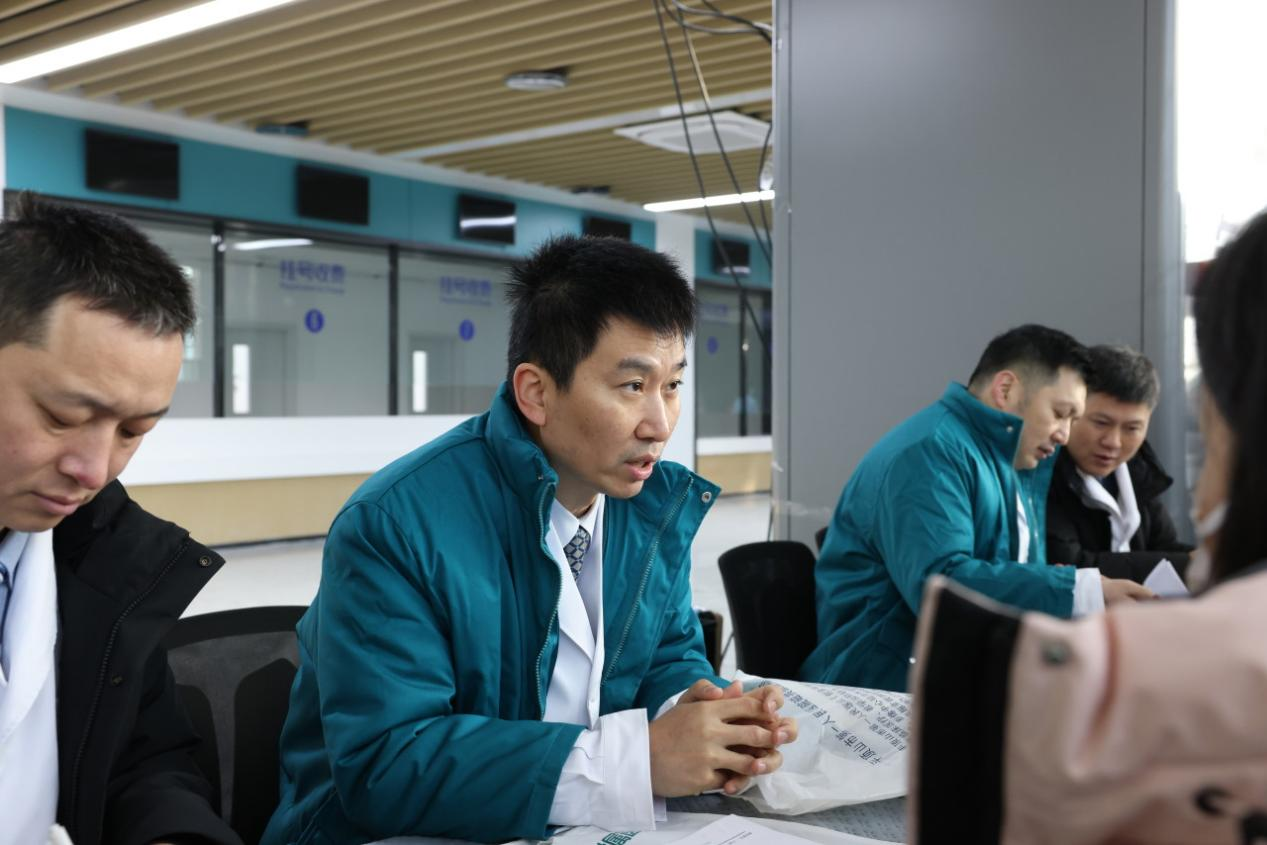 北京积水潭医院郑州医院启动大型义诊,国家区域医疗中心让北京专家服务中原