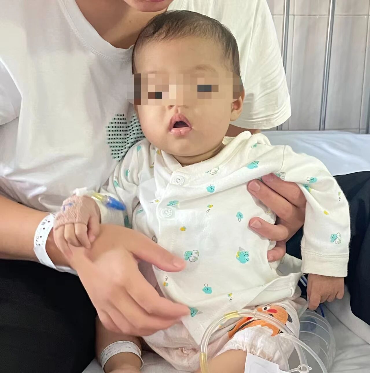 从「割肝救女」到「一肝两用」……被这些儿童肝移植故事治愈了