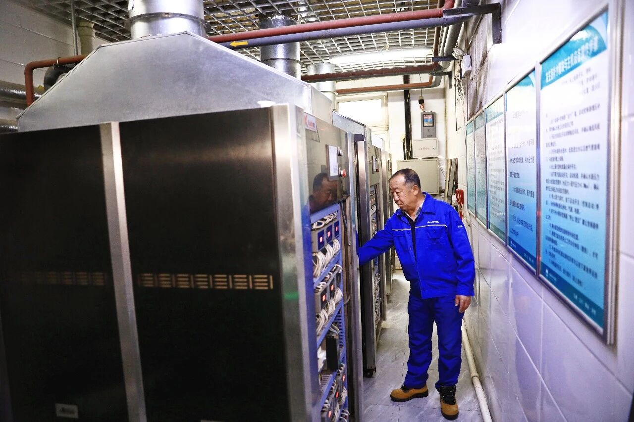 综合新闻丨筑牢安全防线 守护就医平安!本溪市中心医院后勤部多措并举防范雨雪冰冻灾害