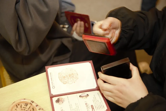 开放日超萌中医皂「C 位出道」,艾灸「热浪」把寒冬「烤」得服服帖帖!