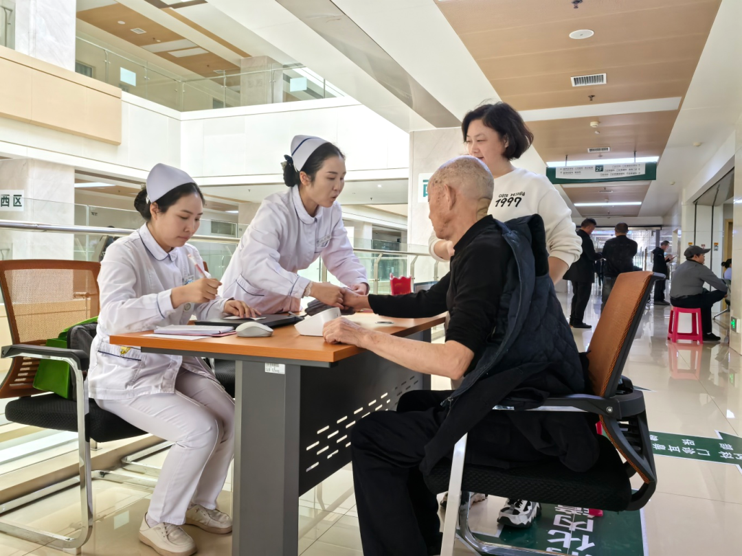 荆门市中心医院荣膺全国「敬老文明号」称号