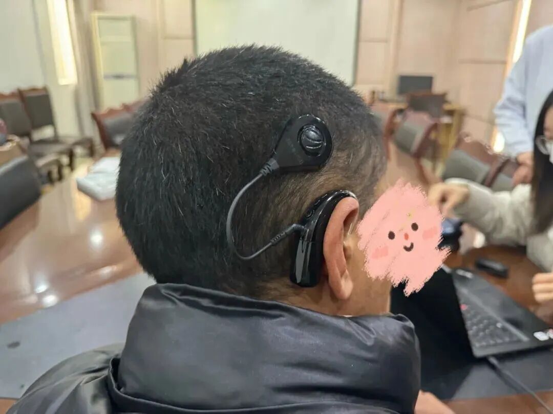 人工耳蜗「医保+集采」告别高价时代，助力听障人群重返「有声世界」