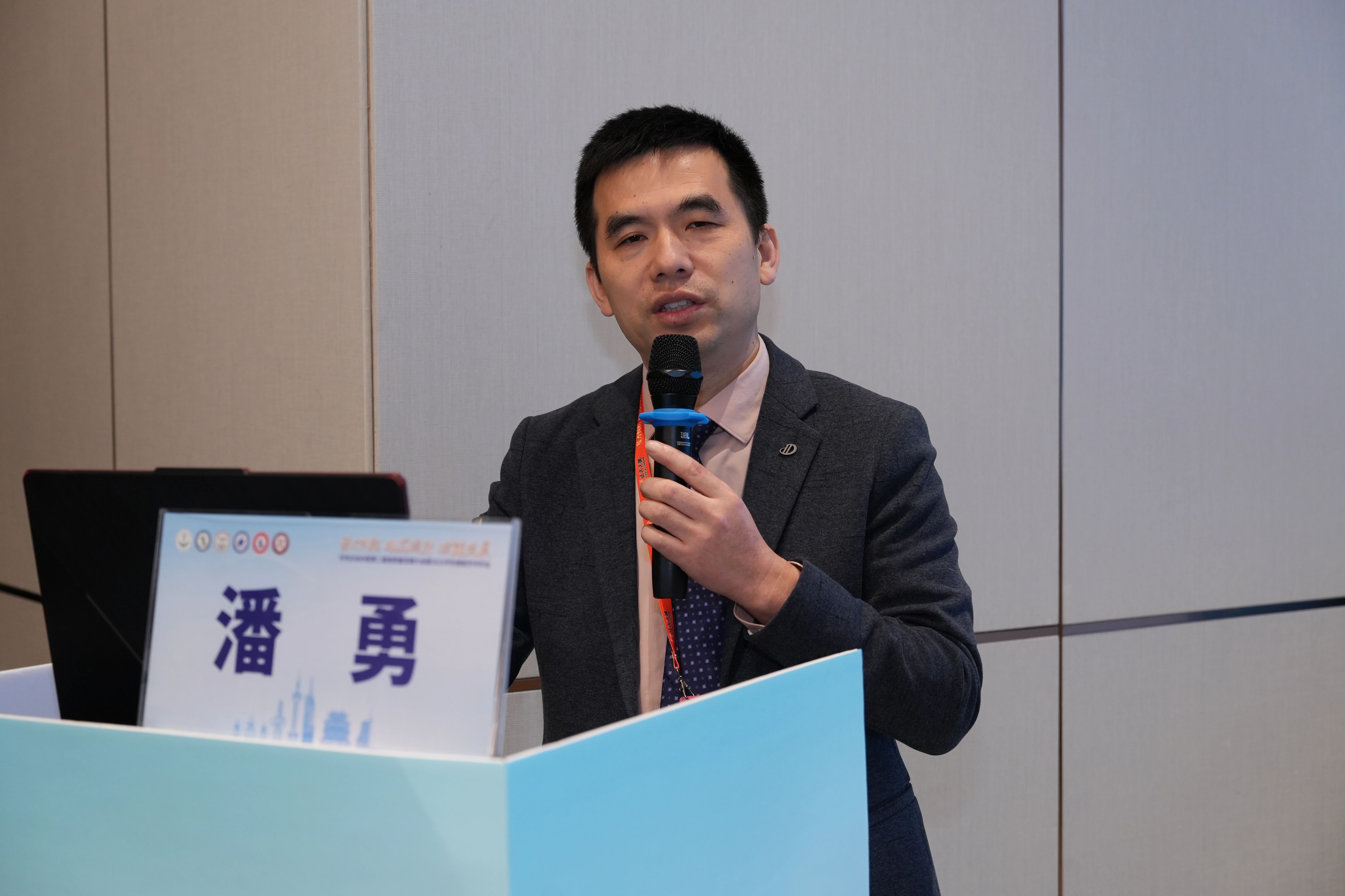 仁慈淋巴显微外科团队闪耀华东医学盛会