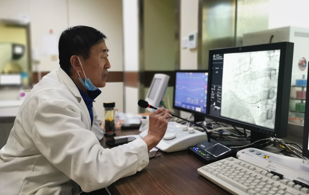 三大核心技术攻坚！阳光融和医院成功救治复杂肾动脉分叉病变患者