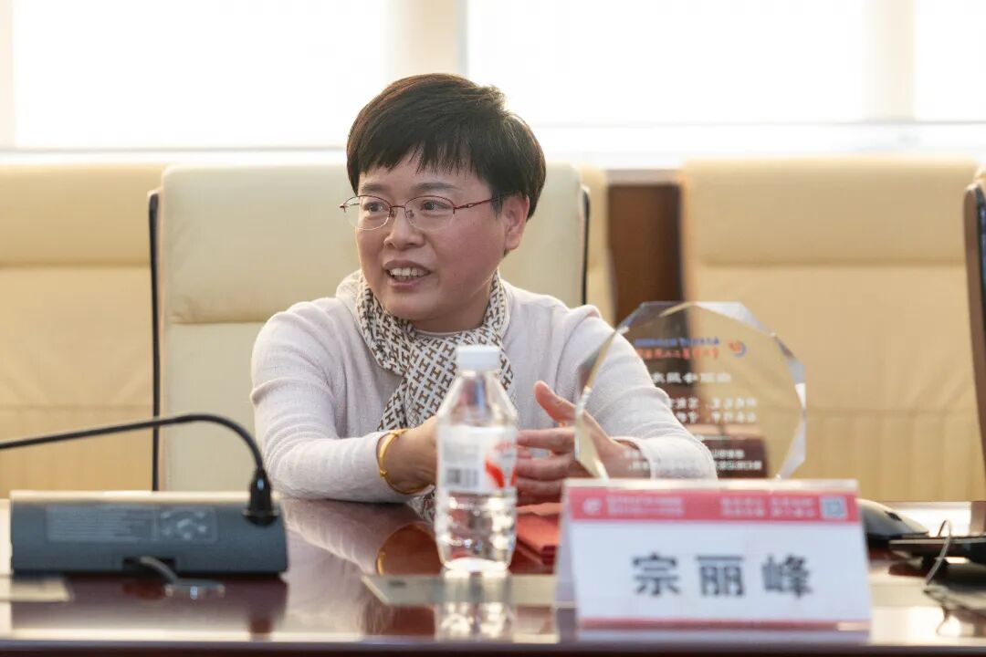 敬芳华 ，话情长——南医大三附院（常州二院）举行退休职工荣休座谈会