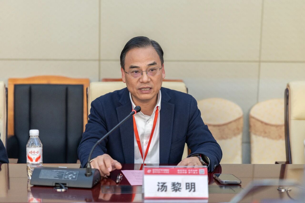 敬芳华 ，话情长——南医大三附院（常州二院）举行退休职工荣休座谈会