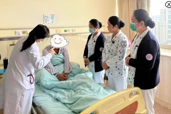 十年术后遇意外 精准施治复光明——阜阳市妇女儿童医院眼科成功救治半飞秒术后角膜瓣移位患者