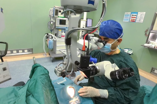 十年术后遇意外 精准施治复光明——阜阳市妇女儿童医院眼科成功救治半飞秒术后角膜瓣移位患者