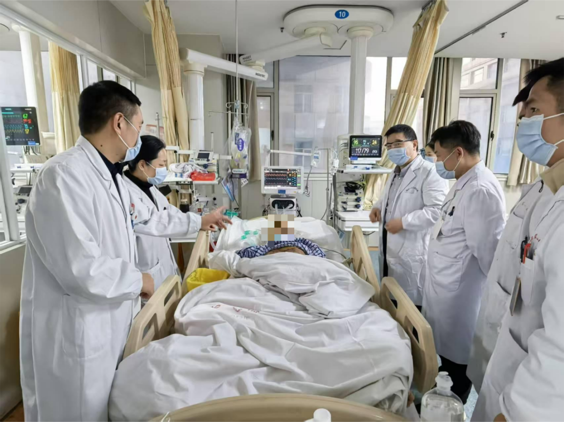 深化区域协作,共筑生命防线 ——南大二附院特邀浙大一院重症医学科蔡洪流教授指导危重症救治工作