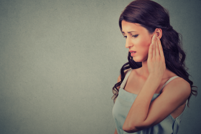 眼皮一直跳？医生告诫：警惕身体出大事，微创手术就可治，千万别耽误！