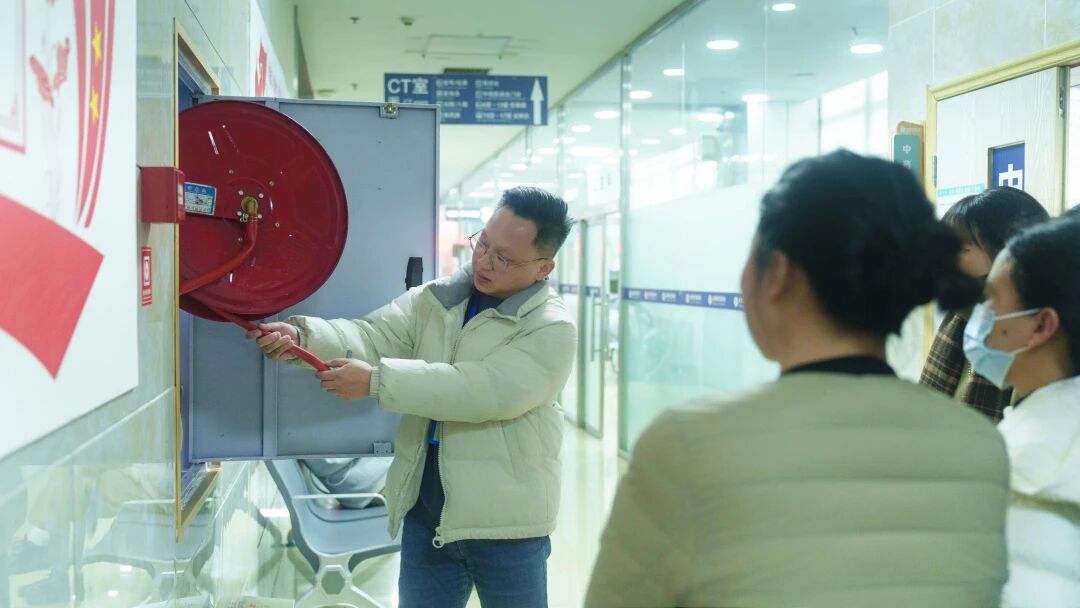 成都誉美医院 2025 年下半年新员工培训顺利完成：以人文与专业并蓄，迎接新的守护者～