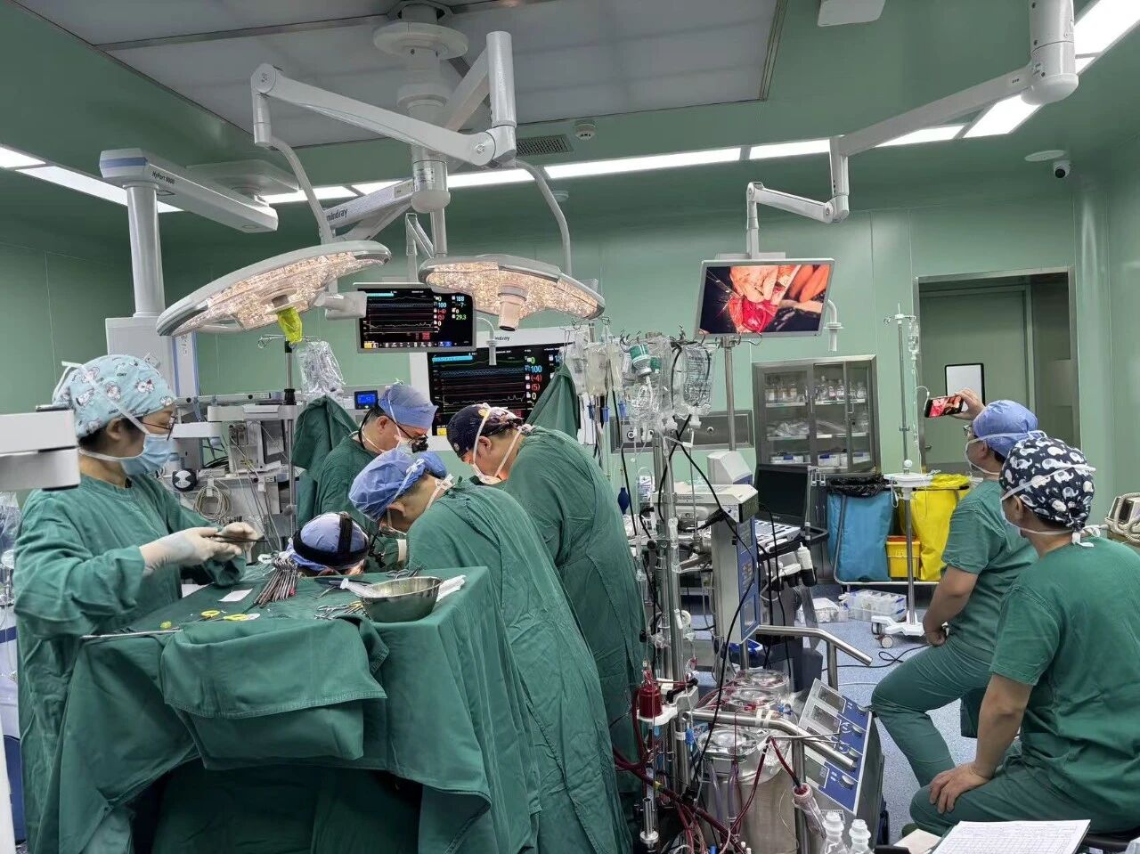 多学科无缝联动！南京江北医院心脏中心成功救治破裂休克 A 型主动脉夹层，破解「致命夹层」危机