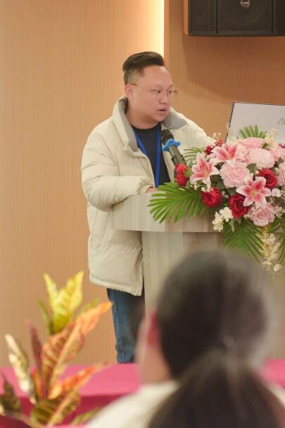 成都誉美医院 2025 年下半年新员工培训顺利完成：以人文与专业并蓄，迎接新的守护者～