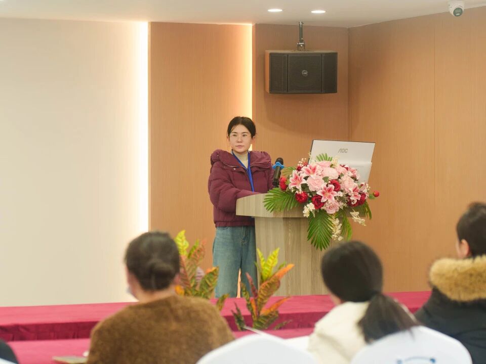 成都誉美医院 2025 年下半年新员工培训顺利完成：以人文与专业并蓄，迎接新的守护者～