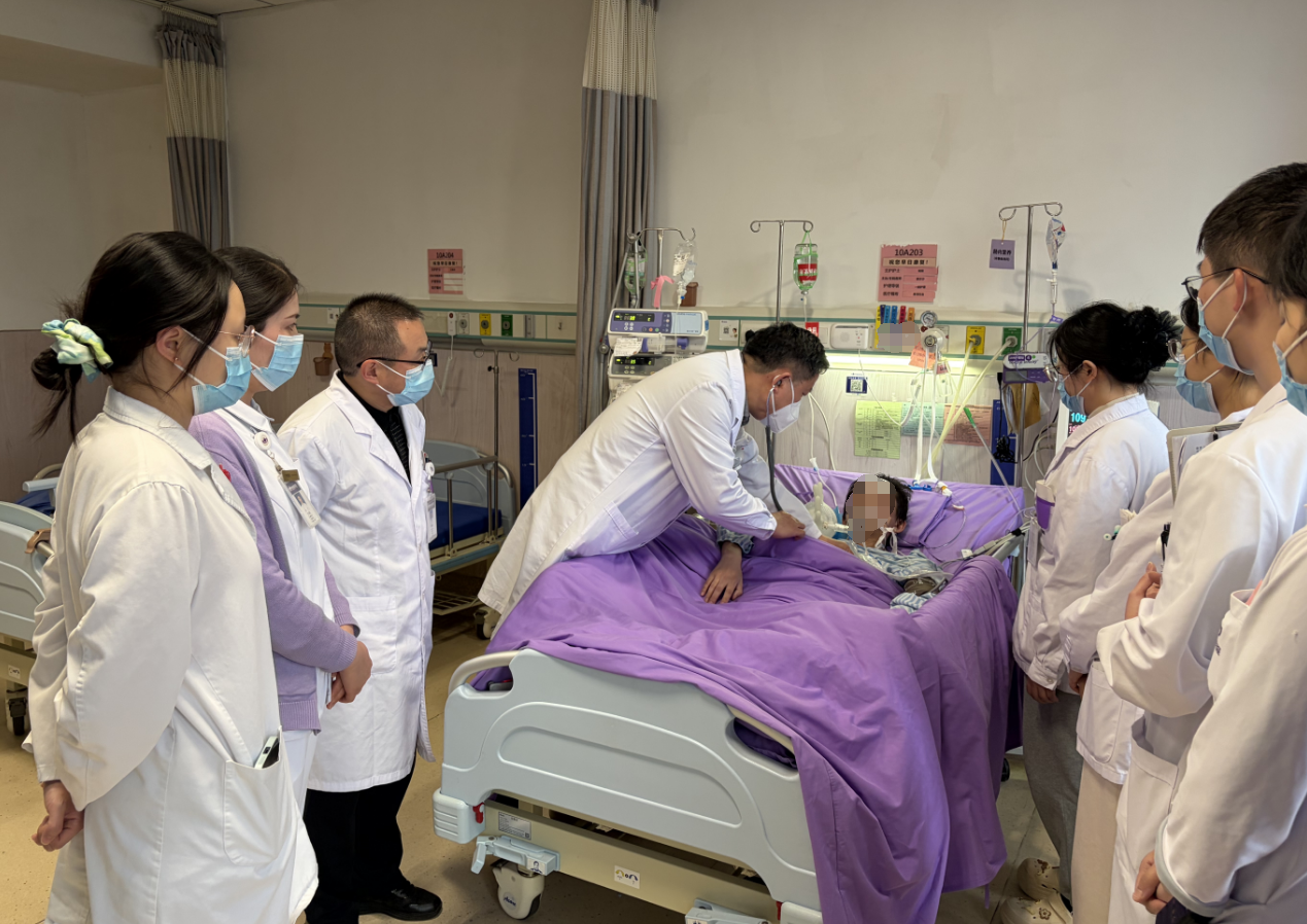 以生命为令，以担当为旗：苏州明基医院呼吸内科勇闯「生命禁区」，为「大白肺」患者点亮希望之光