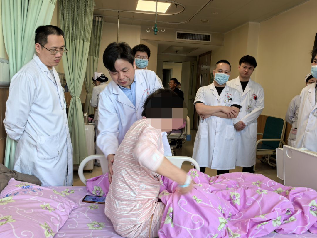 尿血还带血块！62 岁阿姨吓坏了