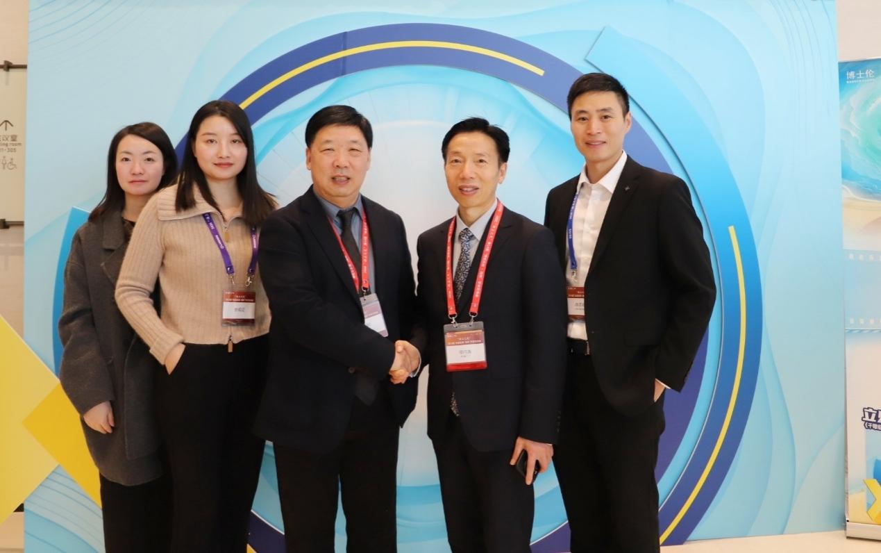 实力绽放！上大附属上海和平眼科医院载誉 2026「海上之光」盛会