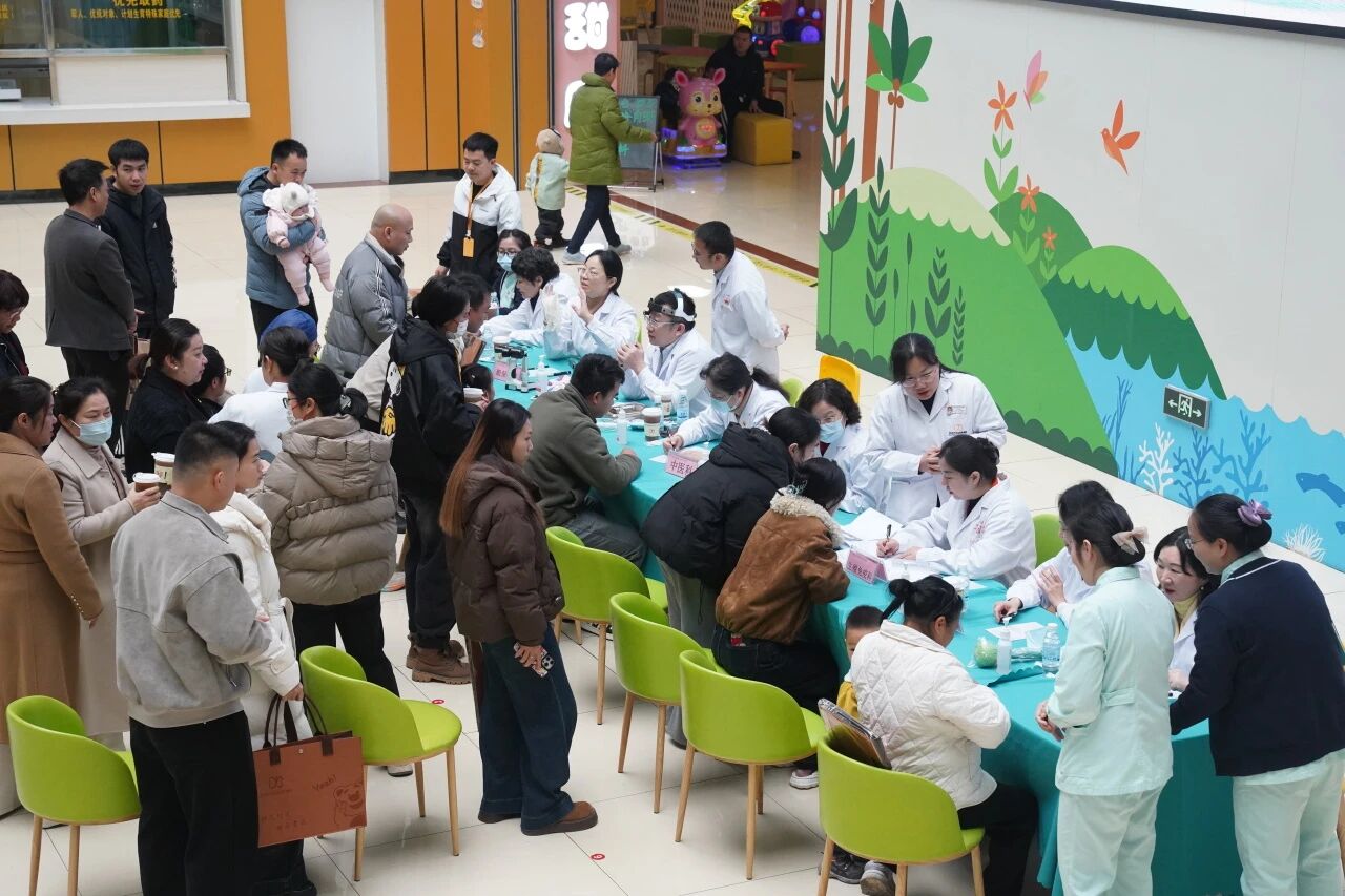 深圳市妇幼保健院专家团队赴百色开展党建与业务深度融合交流活动