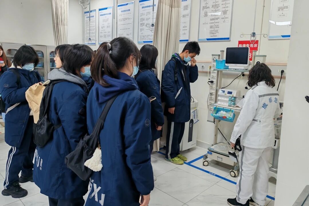 2025 新华公益纪实：以温暖之名，守护一座城的健康脉搏