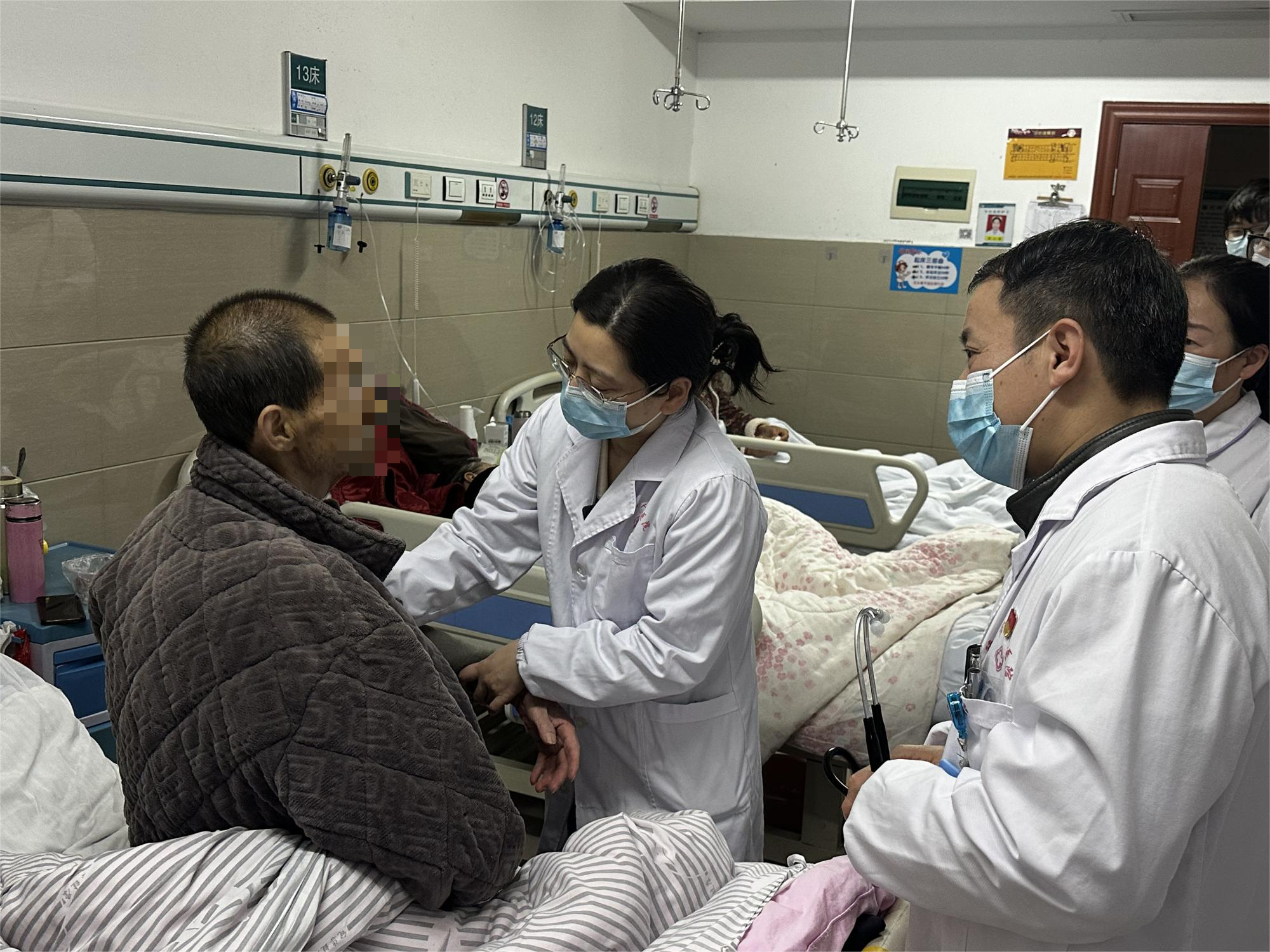 南昌大学二附院呼吸专家团赴德兴市人民医院开展学术交流活动