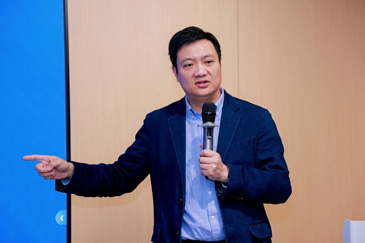 凝心聚力 蓄势赋能 | 成都新华医院召开 2025 年度运营工作会暨年终述职大会