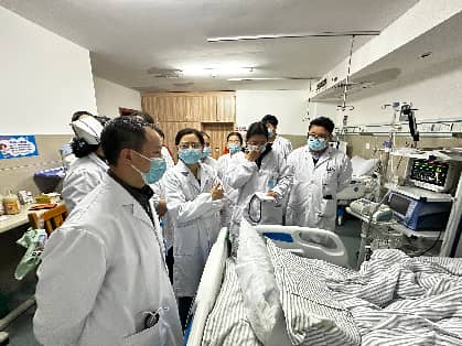 南昌大学二附院呼吸专家团赴德兴市人民医院开展学术交流活动