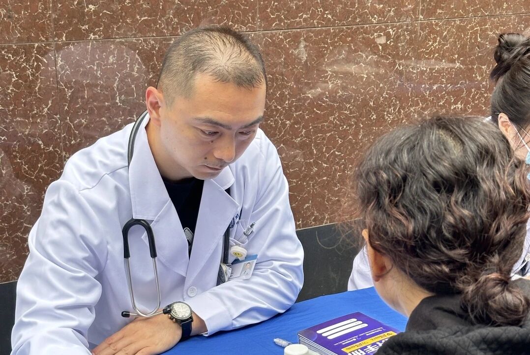 2025 新华公益纪实：以温暖之名，守护一座城的健康脉搏