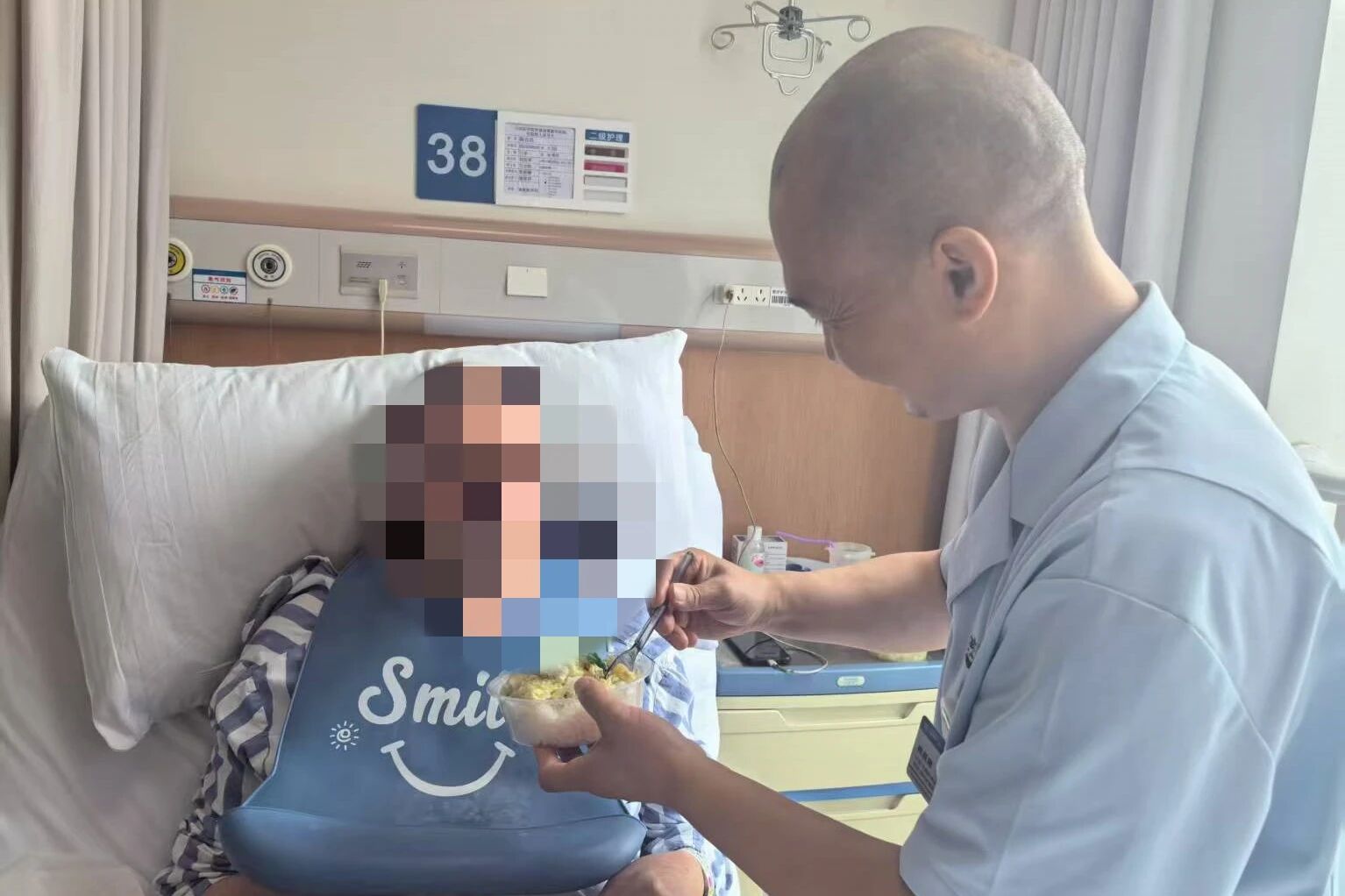 2025 新华公益纪实：以温暖之名，守护一座城的健康脉搏