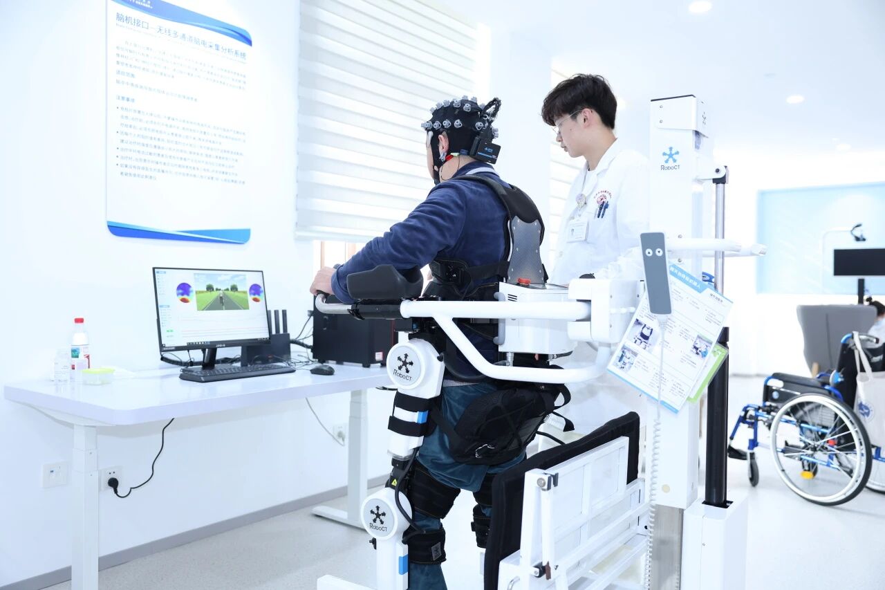 从「AI 诊室」到「脑机接口」：上海天佑医院打造智慧医疗新范式