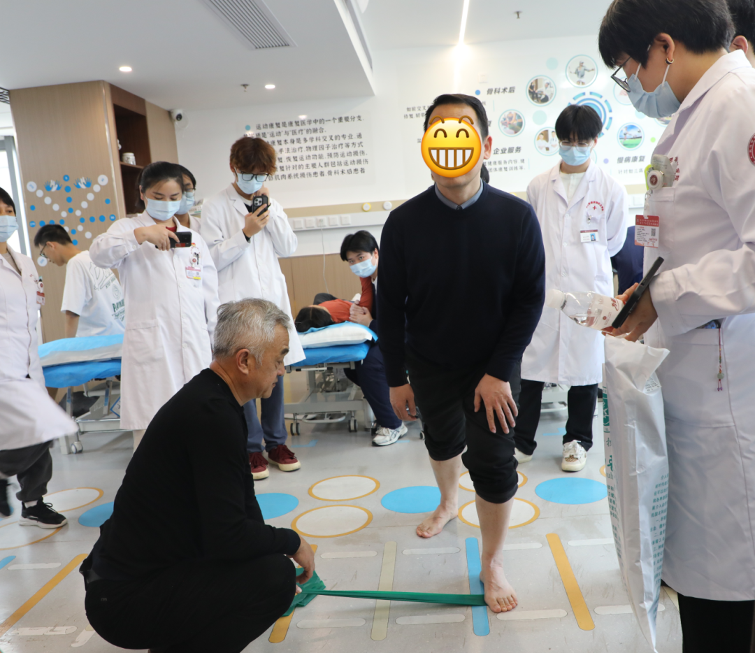 台湾知名康复专家叶恩教授莅临武汉中西医结合骨科医院参观交流 共探运动康复新路径