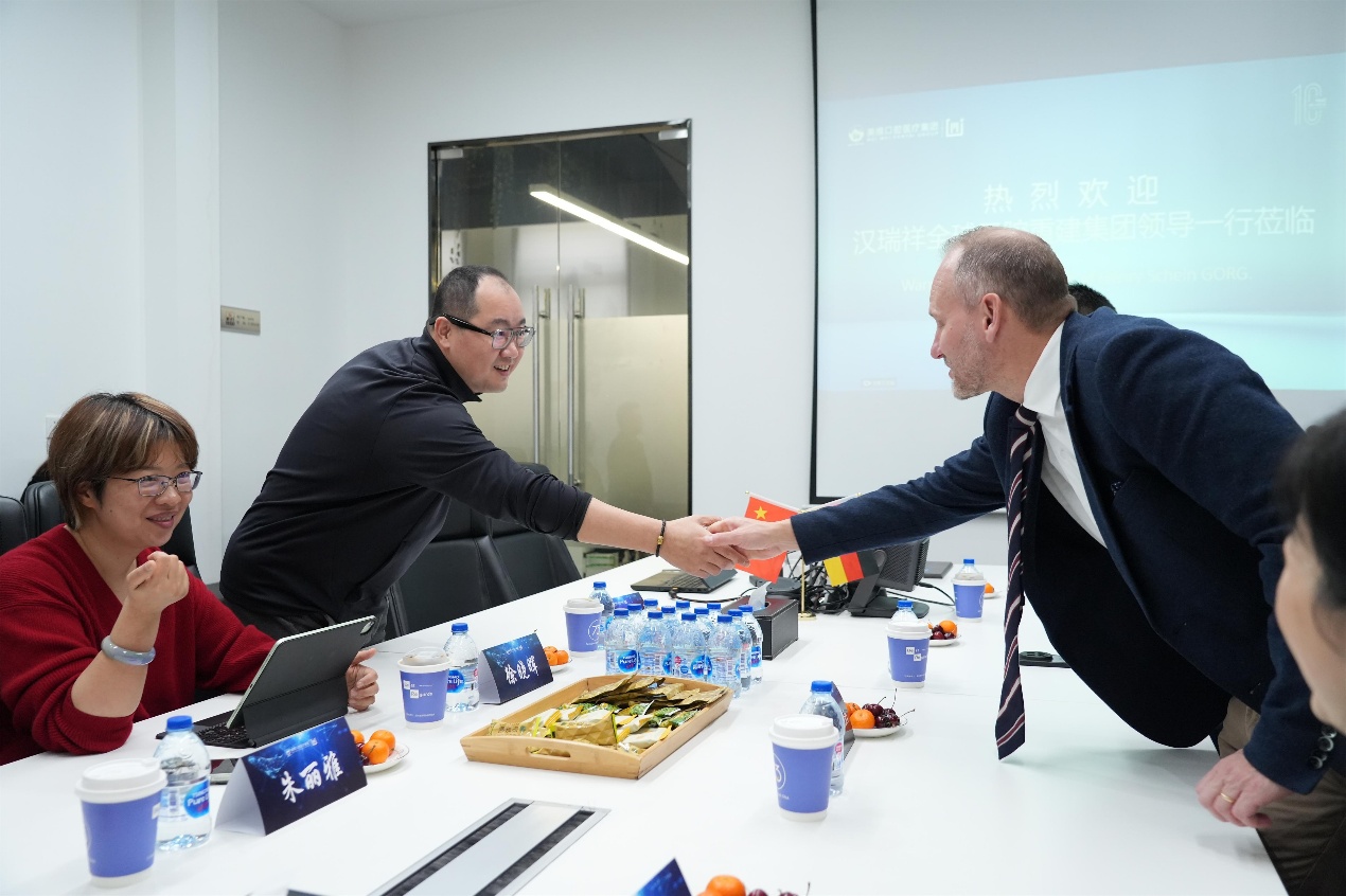 超越合作 共铸未来 | 汉瑞祥全球口腔重建集团领导一行到访美维,缔结战略同盟