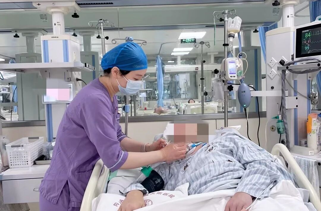 三两白酒下肚，七旬老人脑出血致昏迷，50 余天后成功促醒！醒后所做让人泪目……