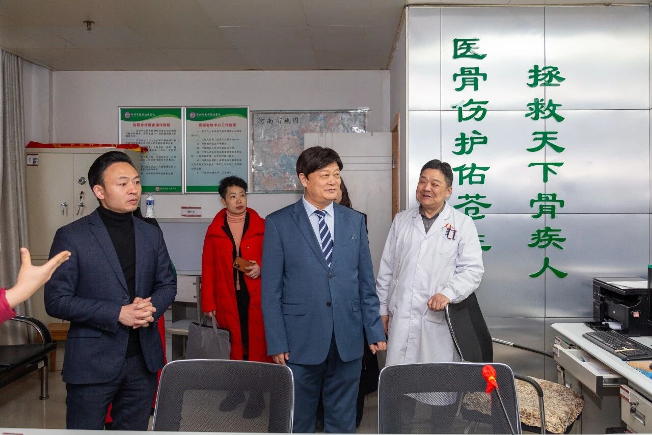 「镜头里的医者温度」 | 天才天之源团队赋能郑州中医骨伤病医院短视频创作，解锁健康传播新技能！