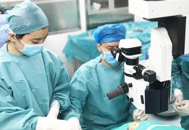 北京华厦民众眼科医院助民警母亲重获清晰视界