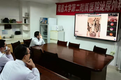 高难度攻坚！南大二附院多学科协作为罕见巨大肾癌患者「拆弹」