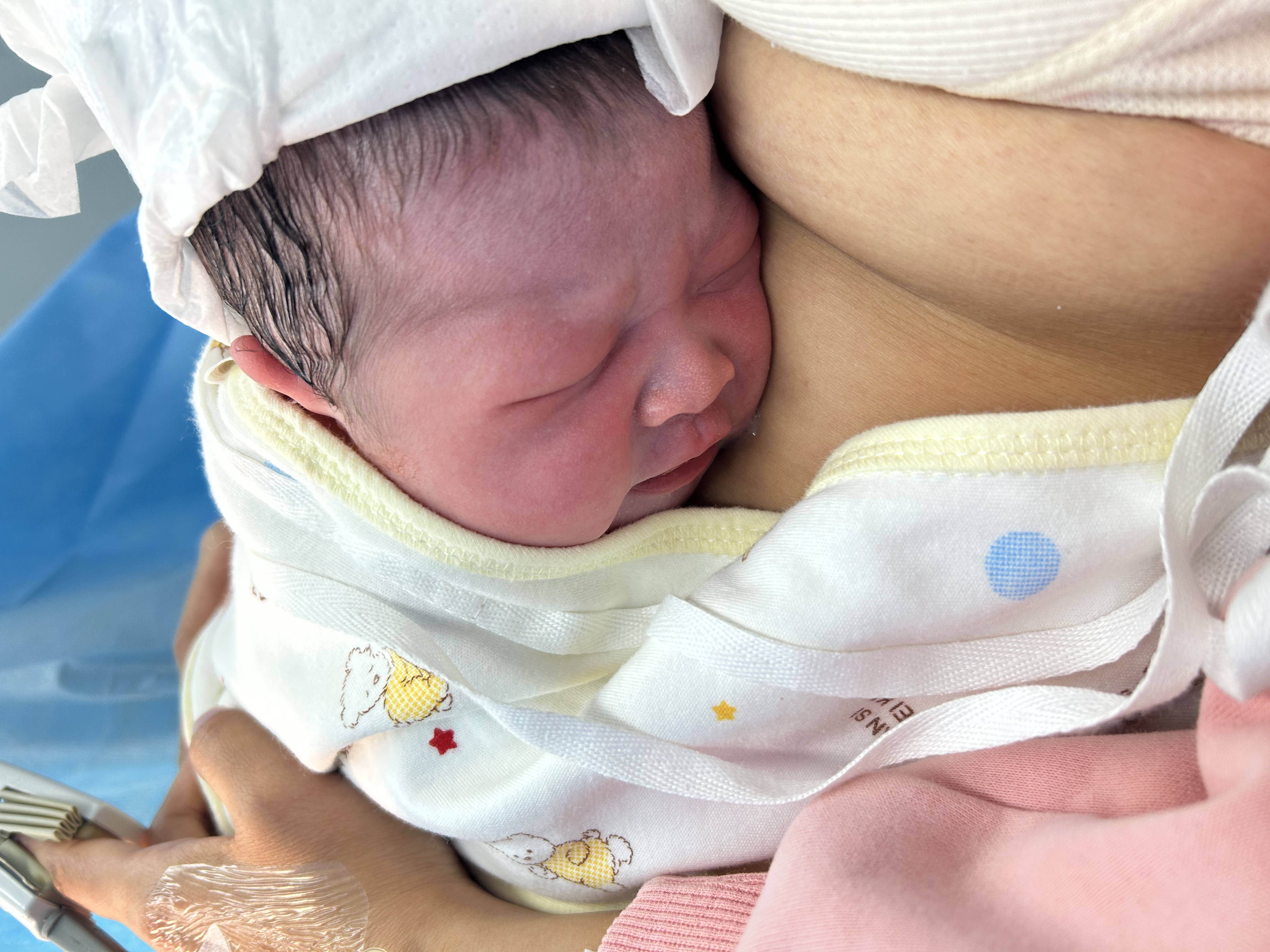 给宝宝的"第一次拥抱"，您知道 EENC 吗?