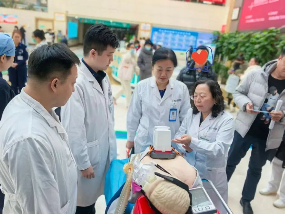 关爱生命 「救」在身边|燕达医院举办「国家急救日」倡议活动暨 120 急救科普大课堂公益活动